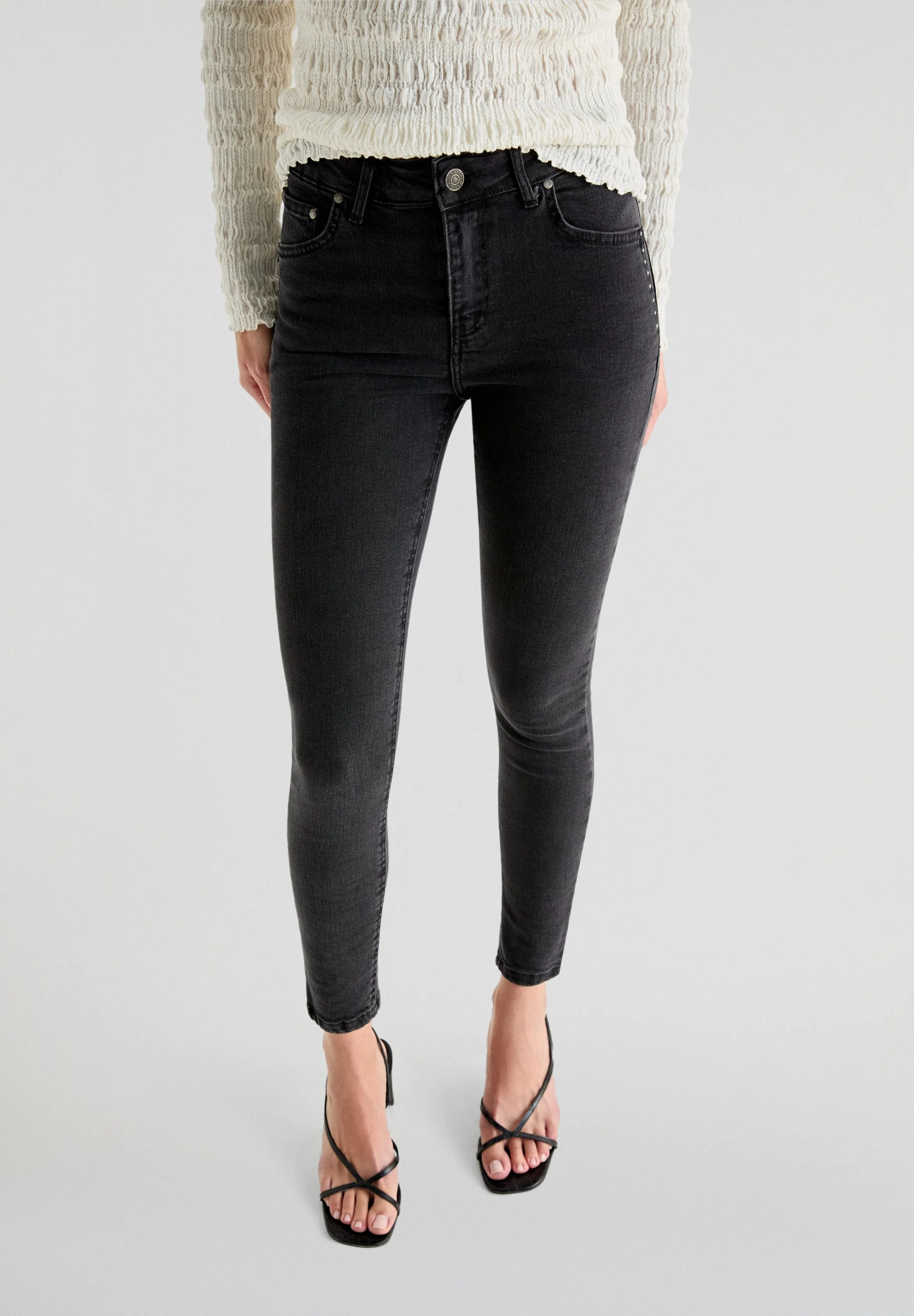 JEANS CIGARRO TACHAS - Image 4