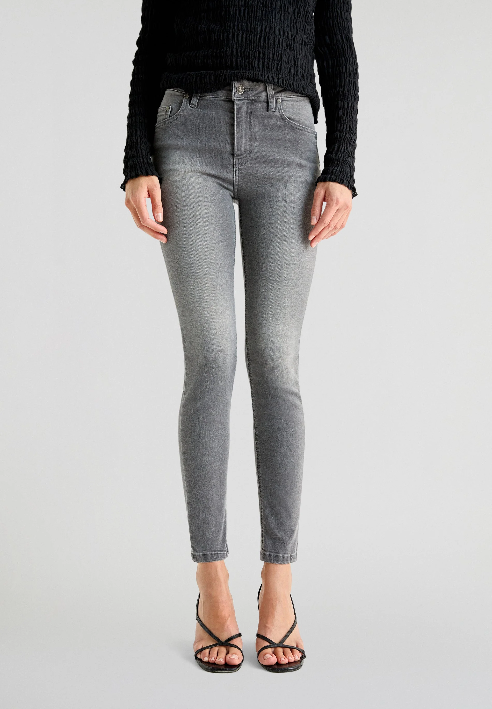 JEANS CIGARRO TACHAS - Image 3