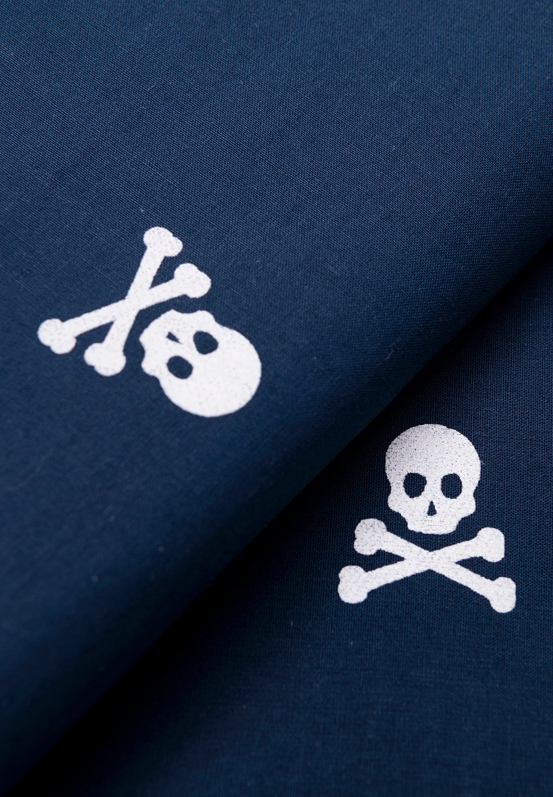 CAMA 180 CM | CONJUNTO DE CAPA DE EDREDÃO E ALMOFADAS SKULLS - Image 7