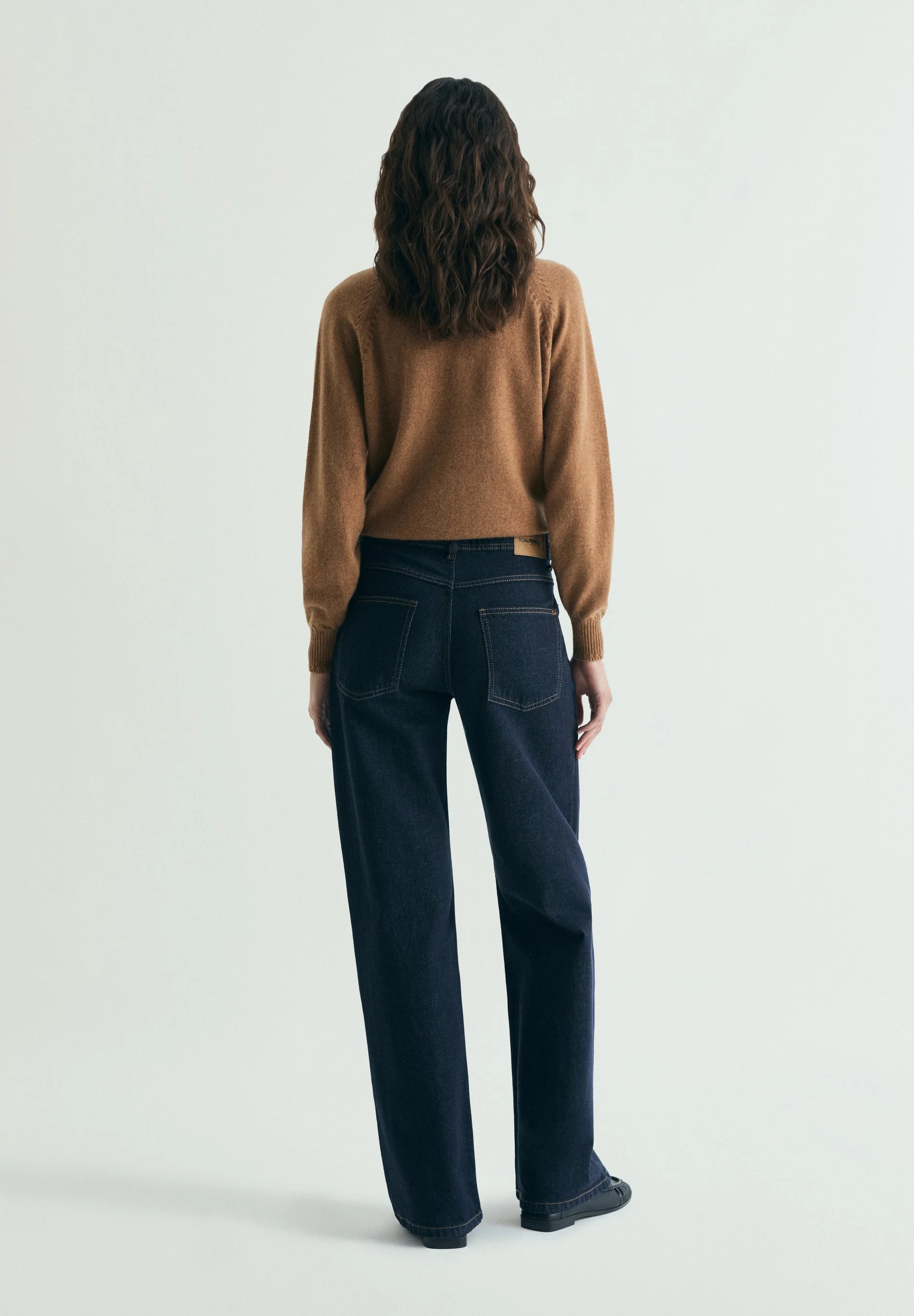 JEANS COM PORMENOR DE CINTURA - Image 3