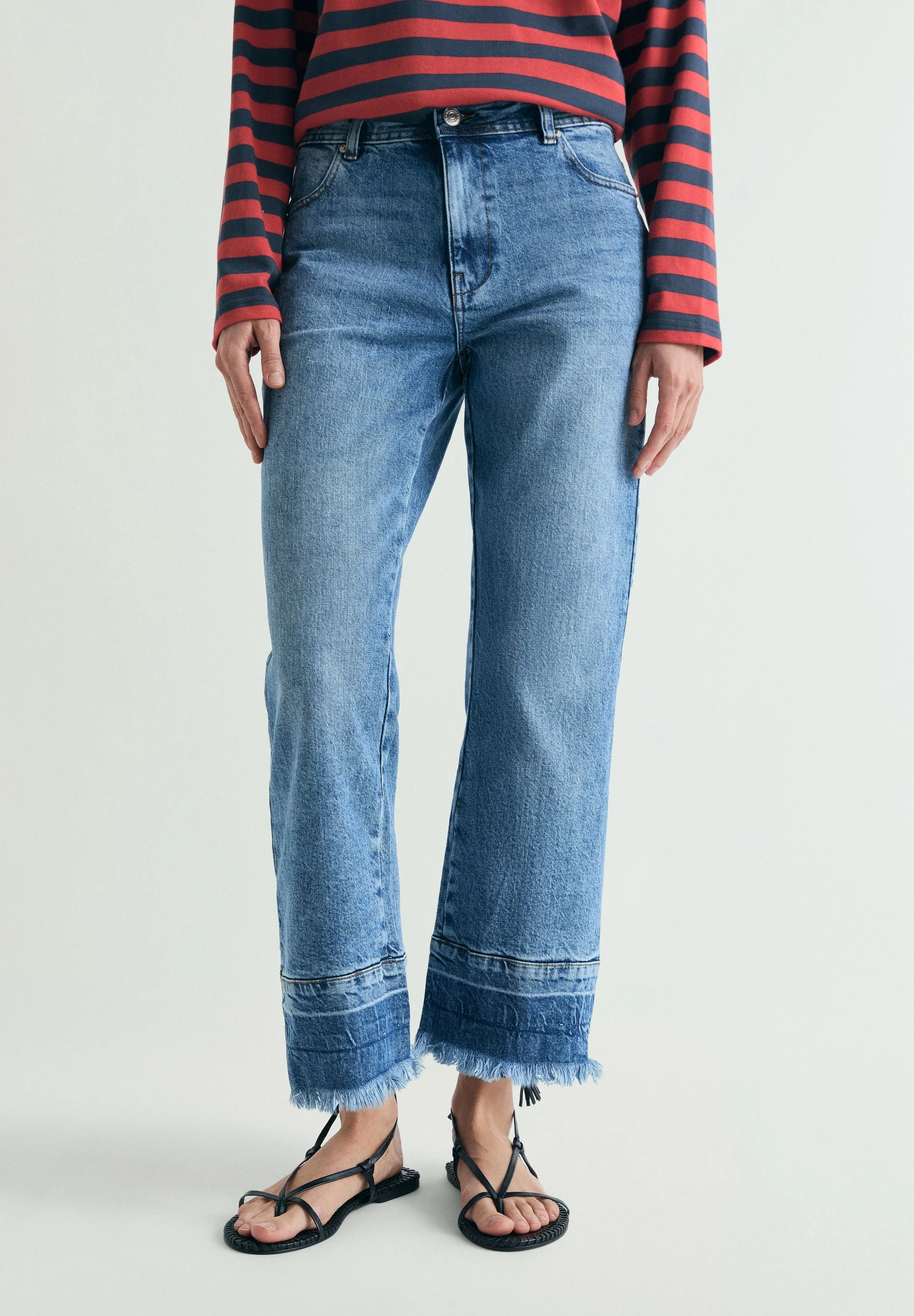 JEANS EFEITO DESBOTADO DESFIADOS - Image 3
