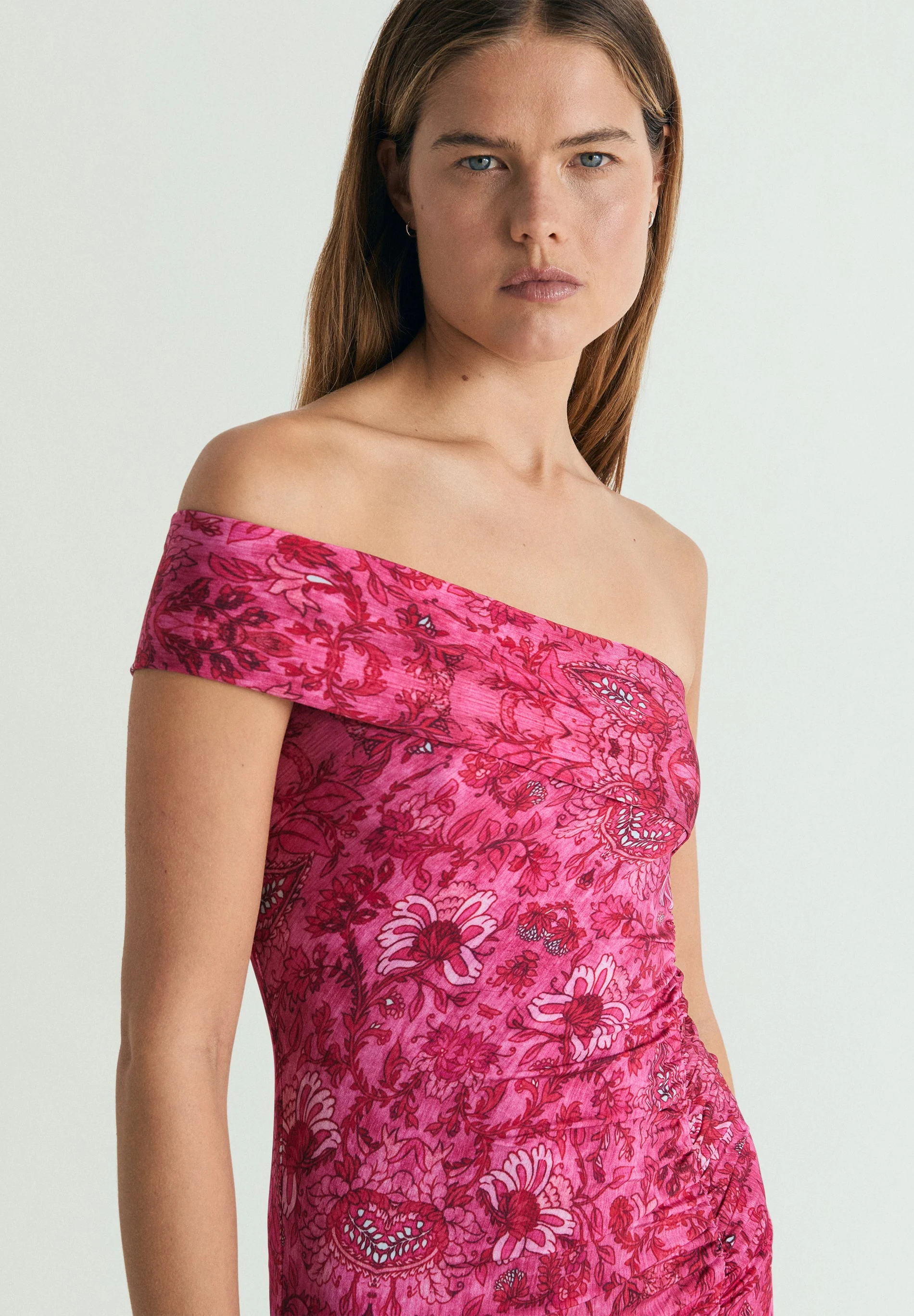 VESTIDO MIDI ASSIMÉTRICO COM PADRÃO - Image 3