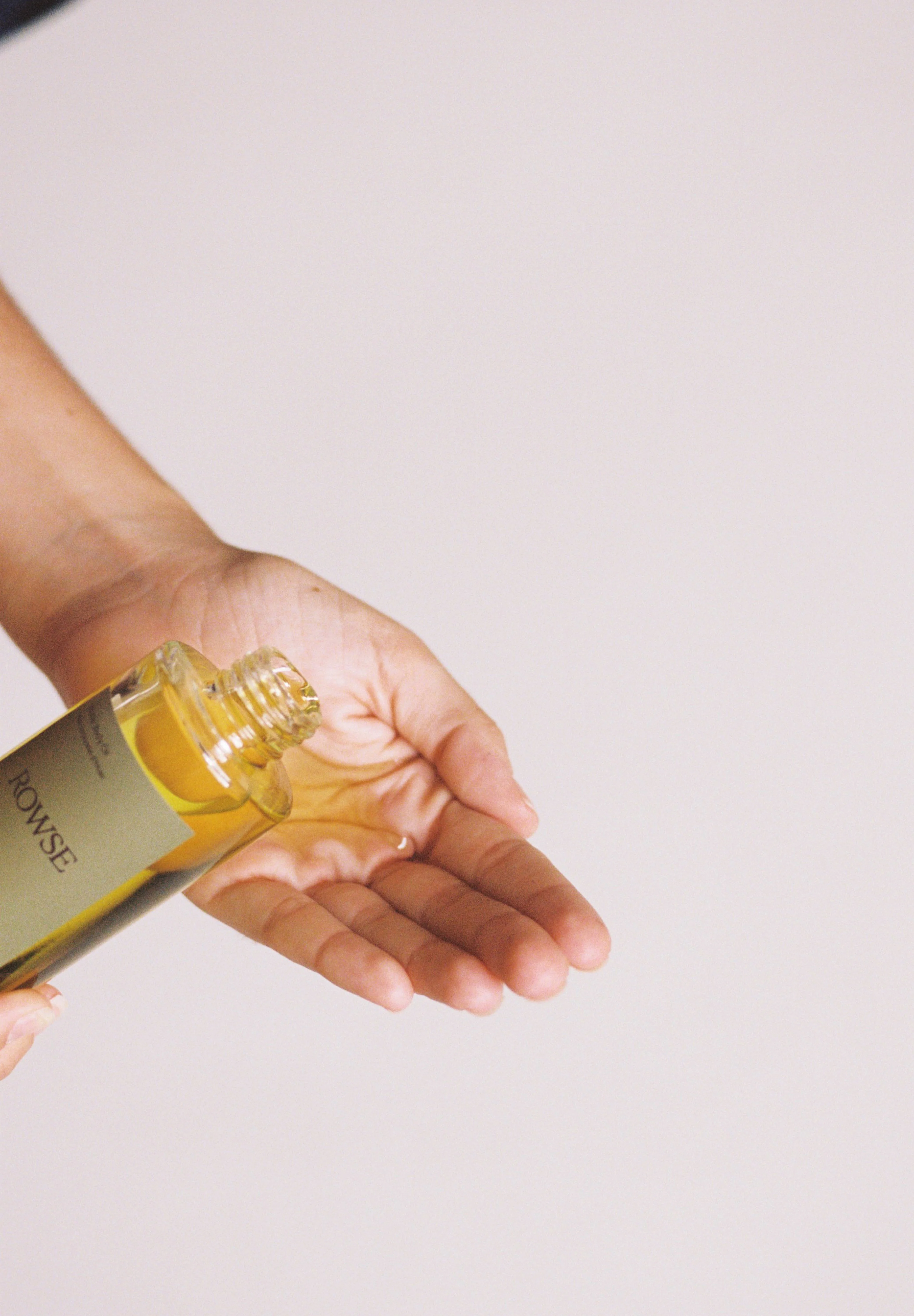 ROWSE | WINTER BODY OIL 100ML - Image 3